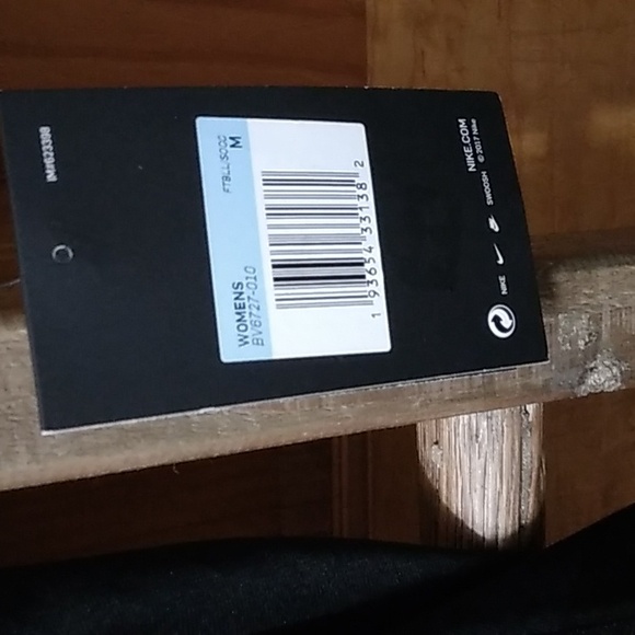 Nike Women’s Dri-Fit Challenge III Soccer Shirt - Picture 4 of 6